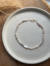 Load image into Gallery viewer, Solstice pearl choker
