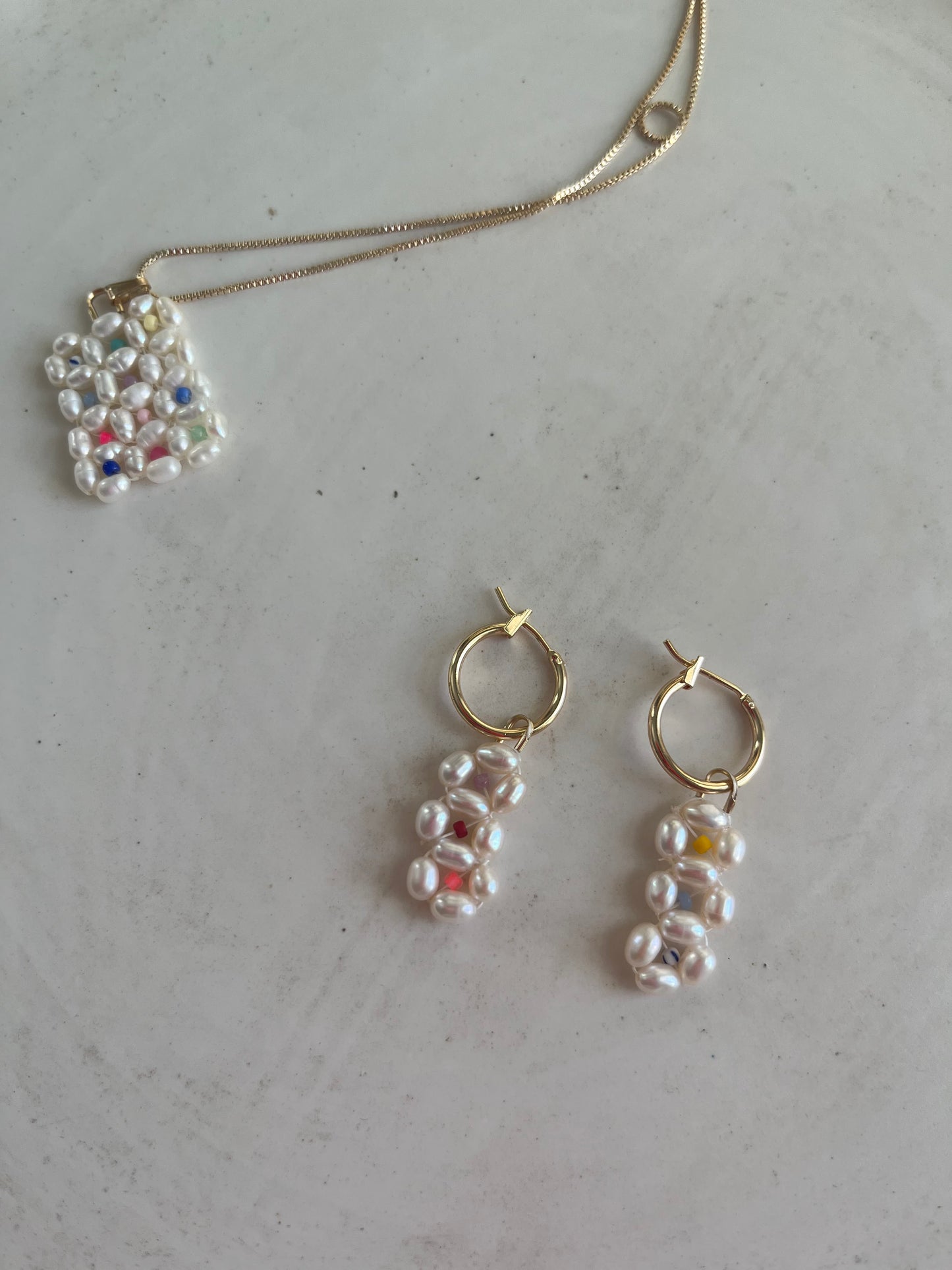 Pane pearl hoops