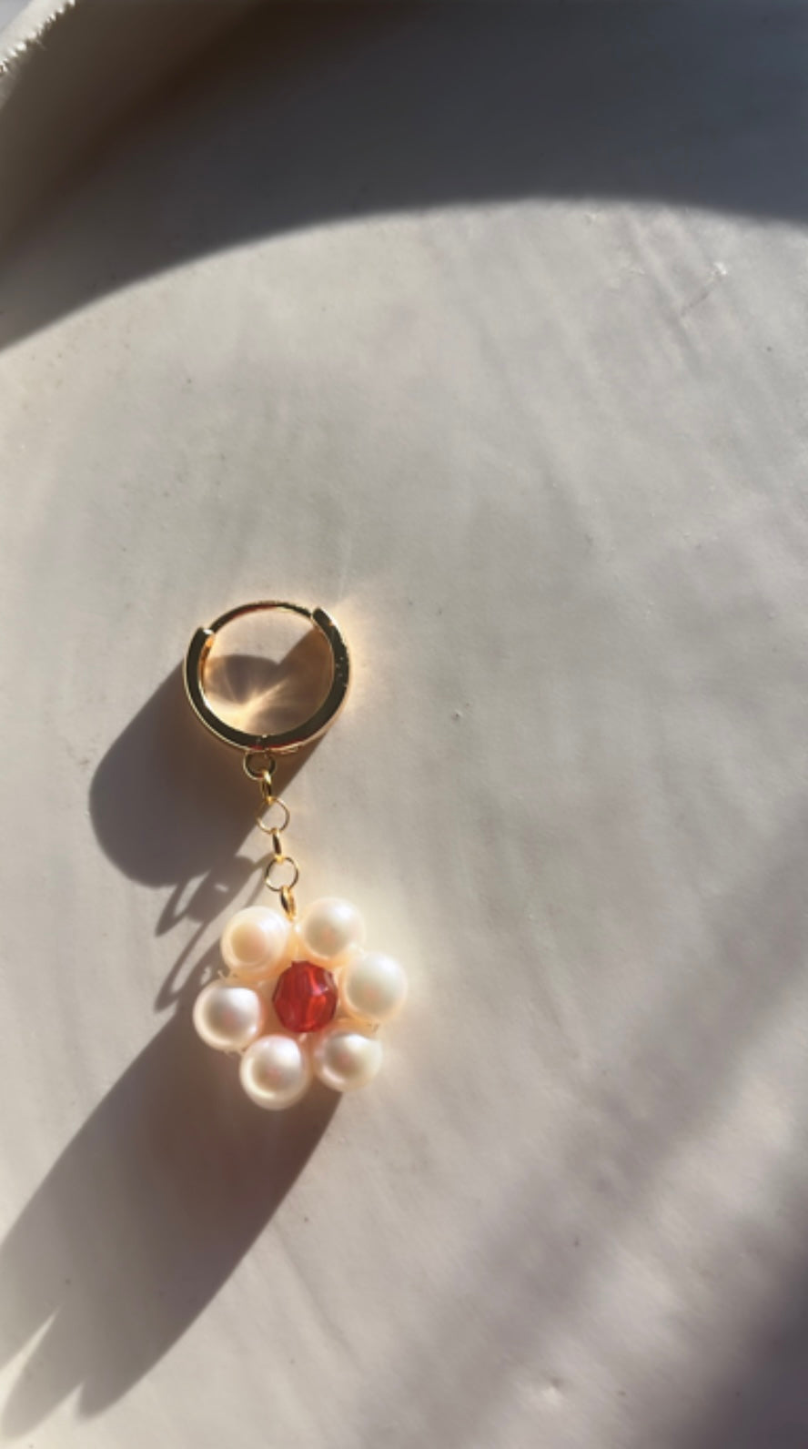 Fleure pearl earring (individual)