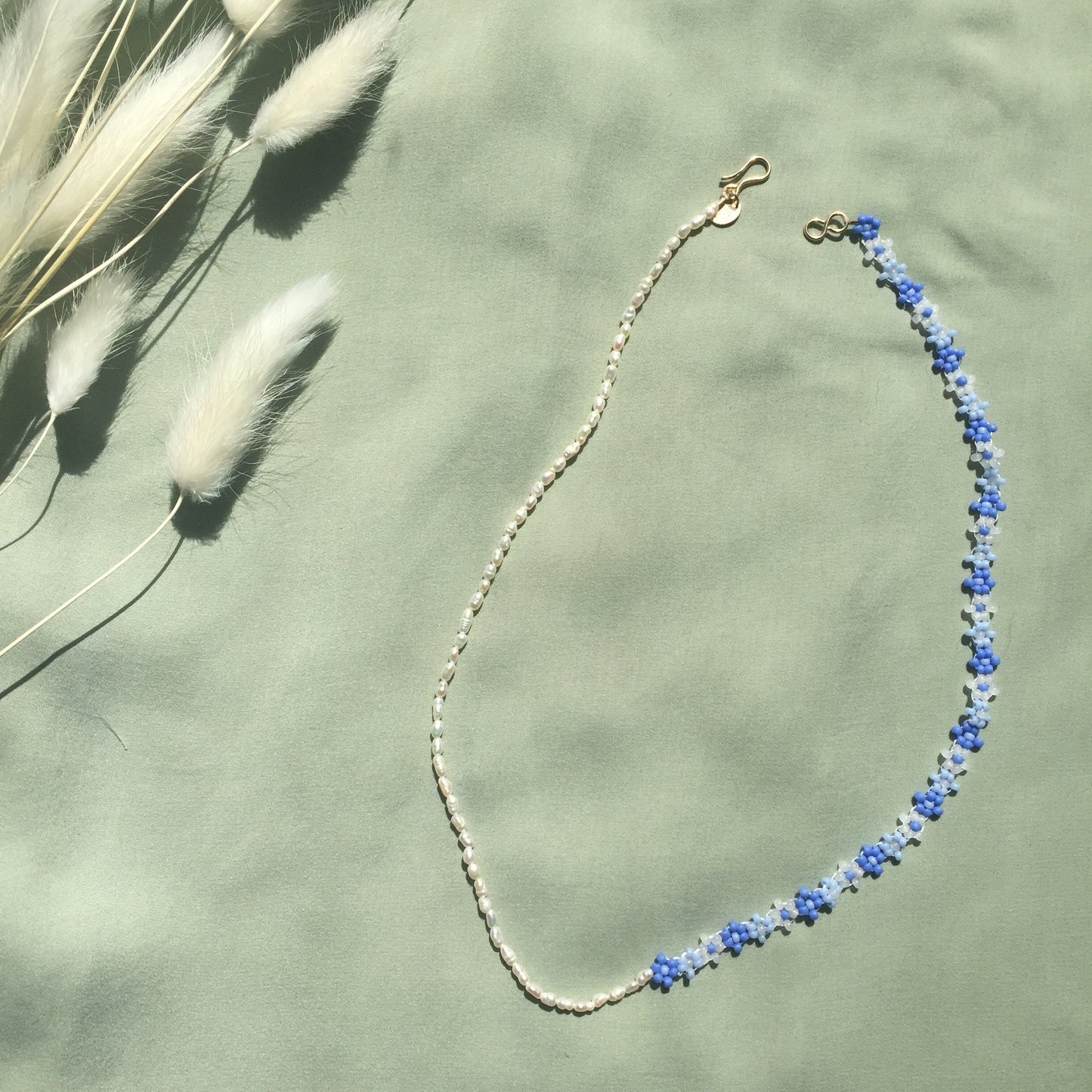 Blossom pearl choker