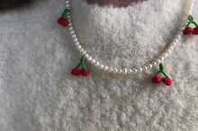Load image into Gallery viewer, Sakura pearl necklace
