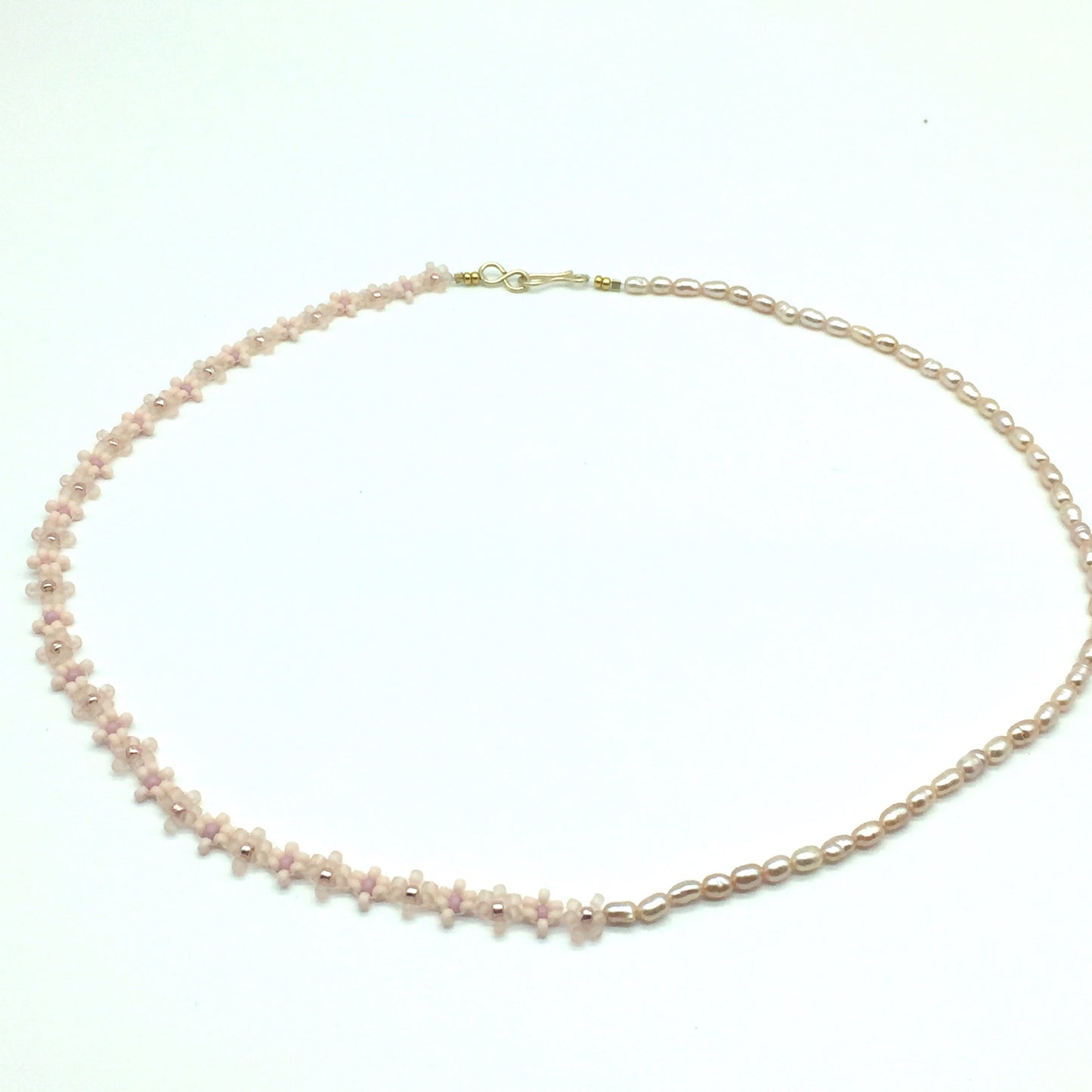 Blossom pearl choker