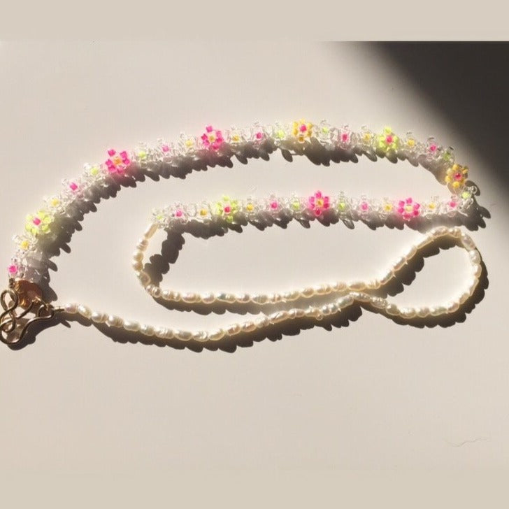 Blossom pearl choker