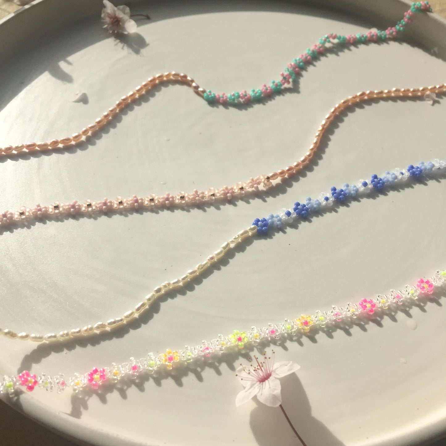 Blossom pearl choker