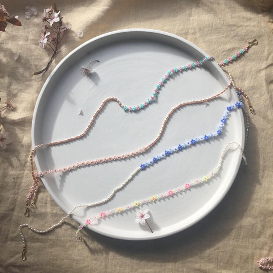 Blossom pearl choker